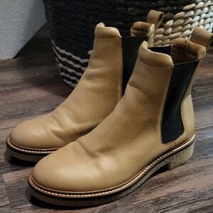 Everlane Chelsea Boots